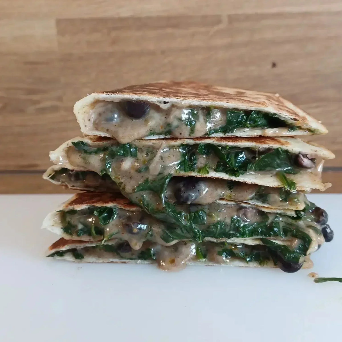 Quesadilla’s met spinazie en zwarte bonen